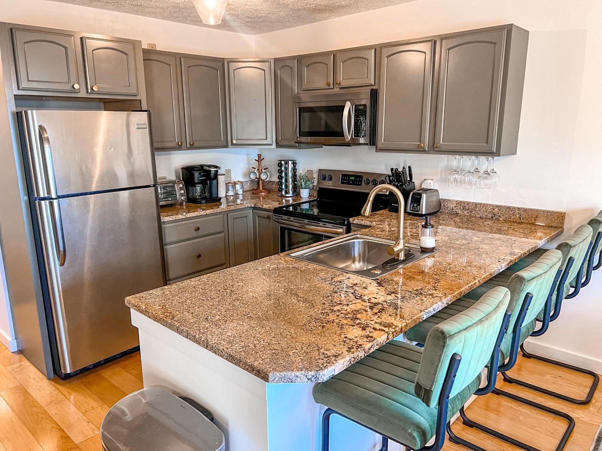 Remodeled Summit Condo At Snowshoe - Modern & Cozy Экстерьер фото