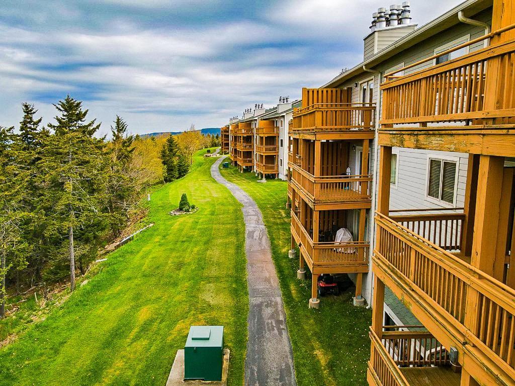 Remodeled Summit Condo At Snowshoe - Modern & Cozy Экстерьер фото
