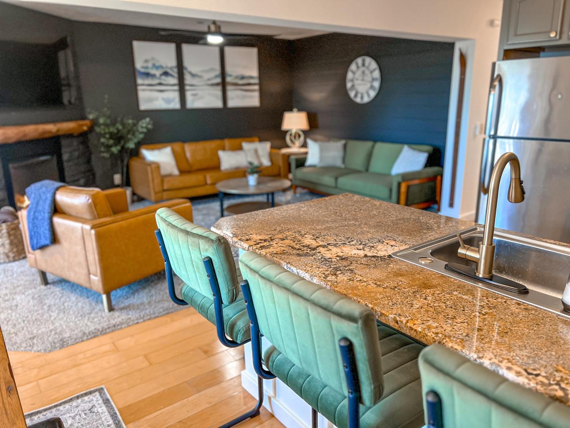 Remodeled Summit Condo At Snowshoe - Modern & Cozy Экстерьер фото